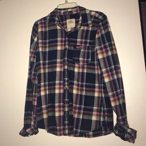HOLLISTER PLAID BUTTON DOWN LONG SLEEVE